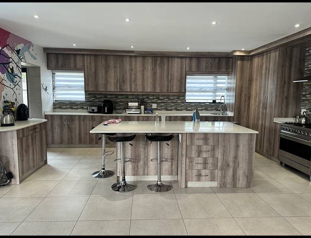 4 BEDROOM HOUSE FOR SALE IN EYE OF AFRICA ESTATE